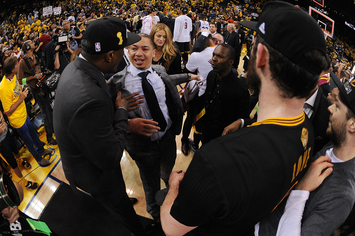 C7-蒂姆重要时刻大比分获胜，塞尔维亚队带队取胜！引发球迷热议(塞尔维亚队足球)